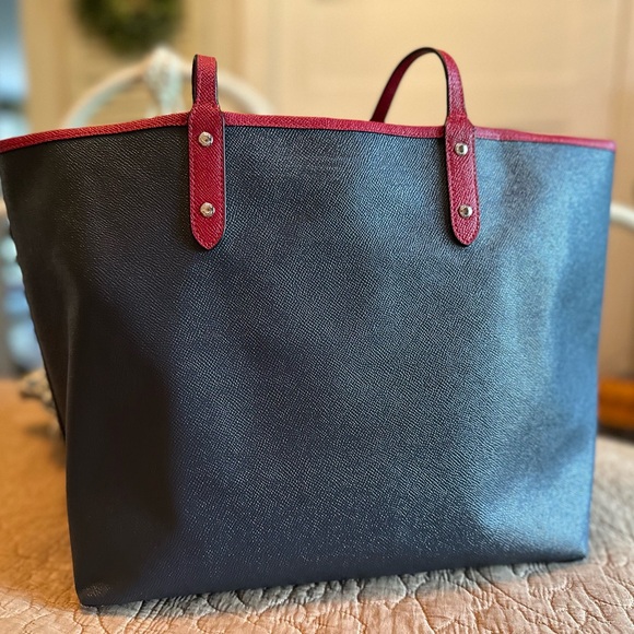 Coach reversible flag signature C Tote with Pouch - Picture 5 of 15